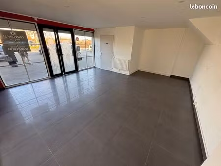 local commercial 60 m² – bénouville – idéal showroom / bureaux