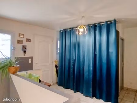 villa 140 m² / 5 chambres / piscine sous abri / économique / entre millau et saint affriqu