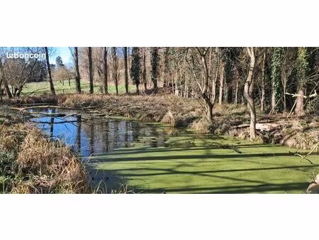 très beau terrain de loisir