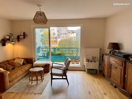 appartement à vendre t4 – 70 m² – bas montreuil / métro robespierre – balcon 11 m² – parki