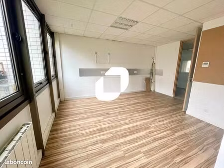 bureau 158 m²