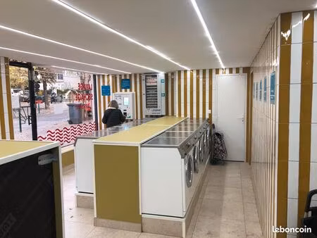 murs de commerce occupés centre-ville de rueil-malmaison