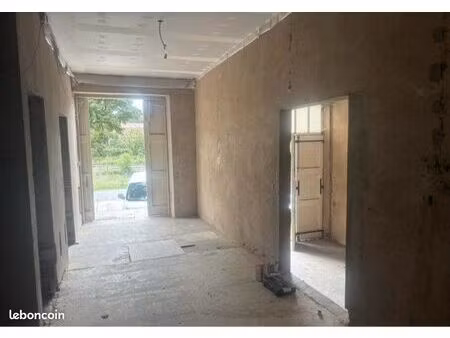 à louer entrepôt de 200 m2