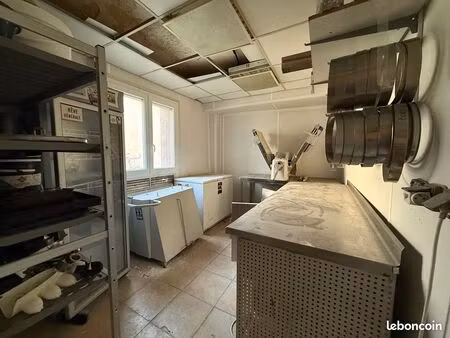 vends murs commerciaux à transformer en logement