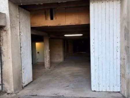 à louer local de 200 m²