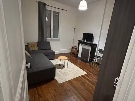 studio 30 m² avec cuisine séparée – proche gare ligne h – accès paris gare du nord