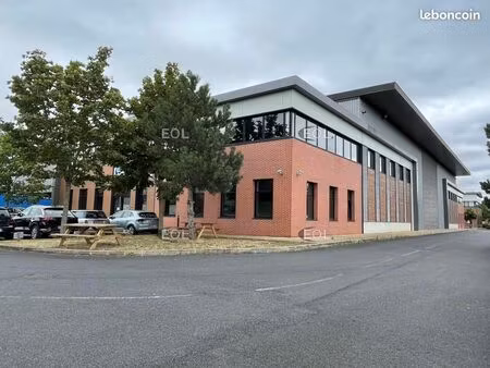 local d'activité 680 m²