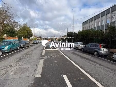 bureaux 673 m² neuilly-sur-marne