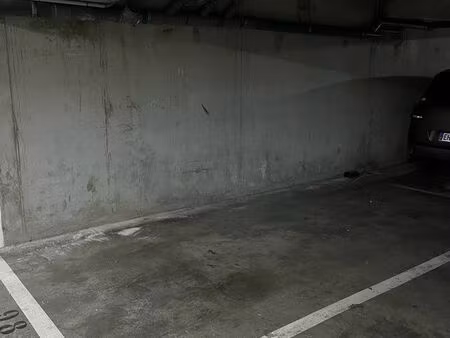 saint-denis - front populaire - place de parking à louer