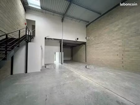 local d'activité 260 m²