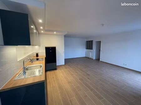 appartement à louer 3p 71m2 à suresnes refait à neuf