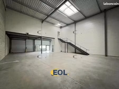 local bureaux 317 m²