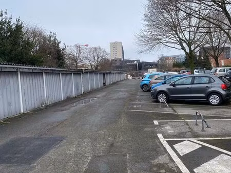 box parking à vendre