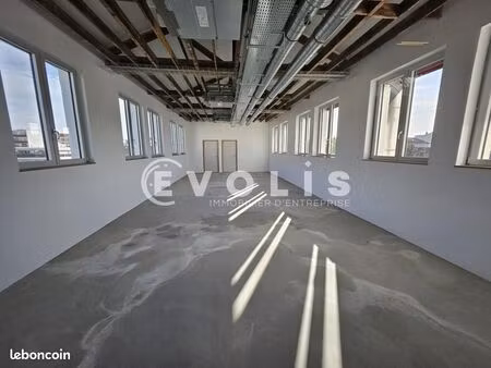 local d'activité 223 m²