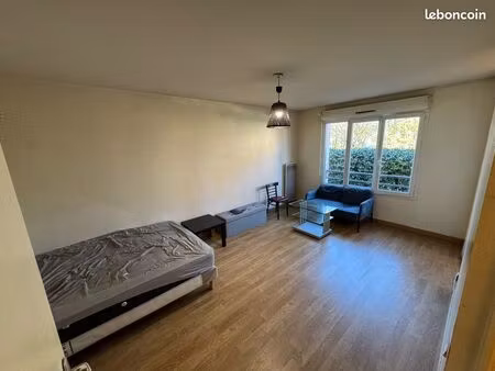 studio de 30m2 en très bon état - dispo immédiatement