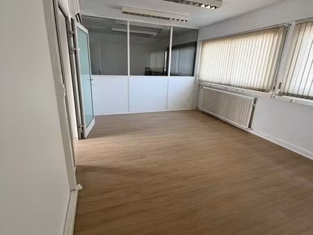 local professionnel dugny