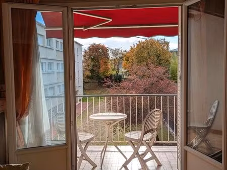 a vendre : grand 2 pièces (aménageable en 3 pièces)