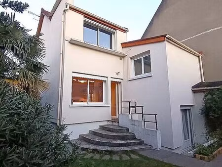 charmante maison à l'abri des regards