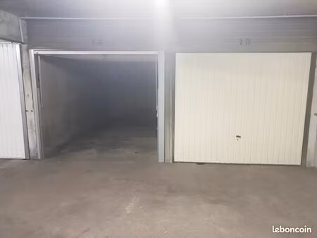 parking / box fermé villejuif léo/lagrange  12m²  bord n7