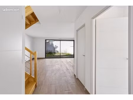 maison 6 pièces 130 m²