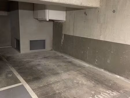 ?️ grande place de parking sécurisée + espace scooter/moto – nogent-sur-marne