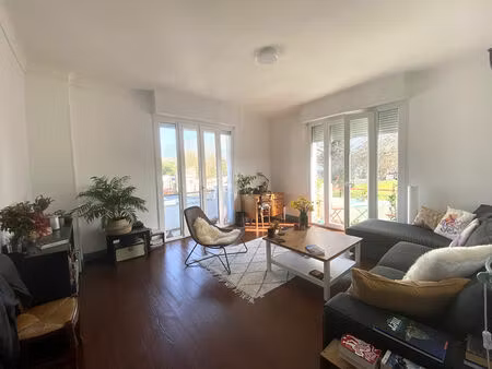 location appartement 3 pièces 57 m² à billère (64140)