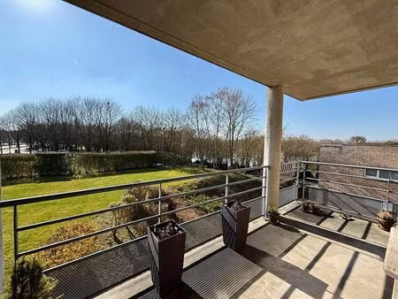 spécial investissement locatif t3 avec terrasse et garage