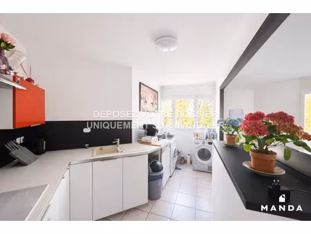 superbe t3 meublé avec balcons et parking – éragny