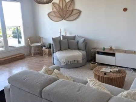 ? t4 meublé lumineux avec balcon + terrasse – hérouville saint-clair (prestavoine)