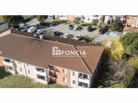 situé dans une résidence de standing calme et sécurisée à limoux  cet agréable appartement