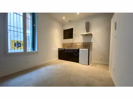 location appartement 1 pièce 27 m² à nîmes (30900)
