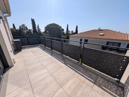 t2 avec spacieuse terrasse  parking en sous-sol et cave priv