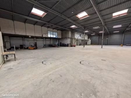 local industriel 2 228 m²