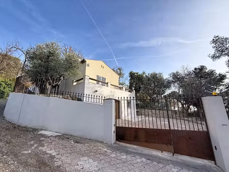 maison a louer - 5 pieces - la gaude