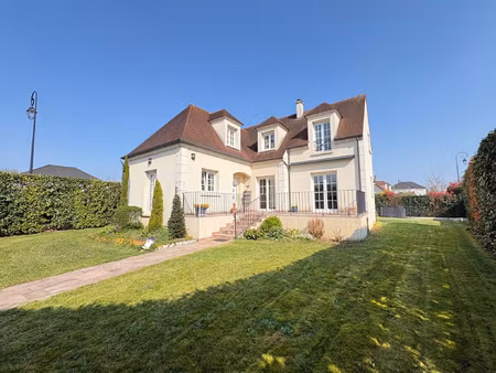 belle maison située dans le quartioer marbeau