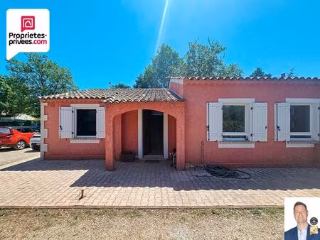 maison de plain pied avec double abri voiture et jardin plat et clos de 1500 m2