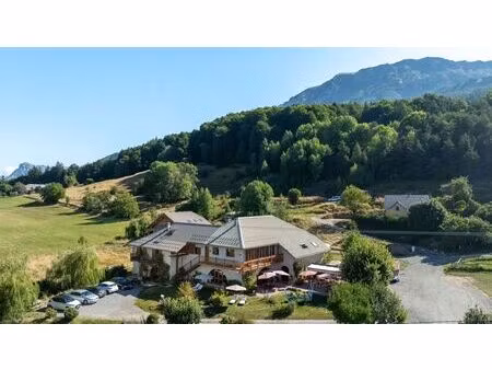 référence : 6199-bau - maison de 450m² - restaurant - terrasse - parking privé -st jean de