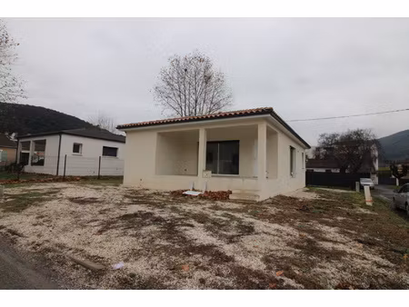 villa neuve trois chambres.