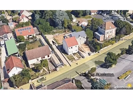 terrain constructible viabilisé 1070 m²