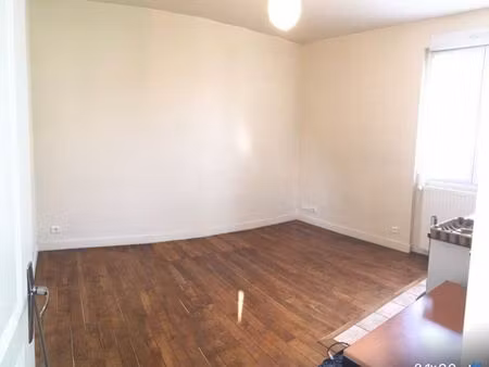 2mn rer a  studio rénové