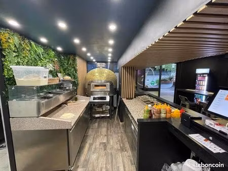 fast food restaurant