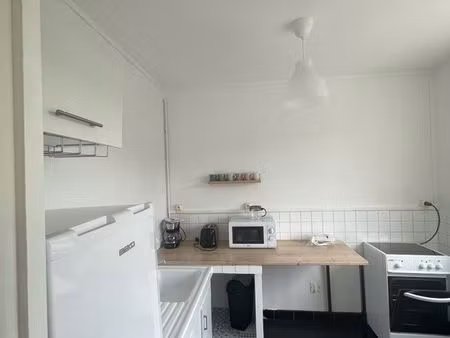 studio meublé 29 m² – saint-ouen – 690 cc