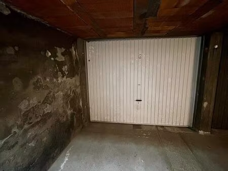 garage à louer (15m2) - hyper centre  éclairage  électricité