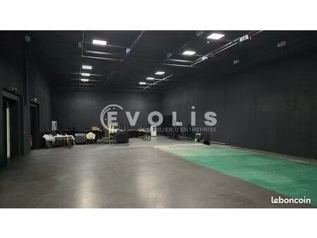 local d'activité 757 m²