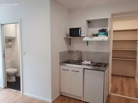 à louer studio meublé refait à neuf de 19 m2