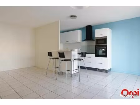 appartement 3 pièces 63 m²