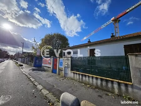 local d'activité 310 m²