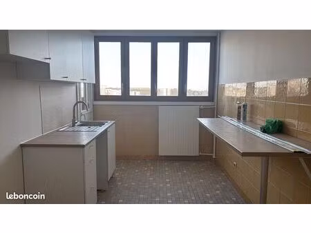 location t3 rénové rillieux