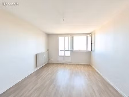 t2 de 47 m² - pièce à vivre lumineuse