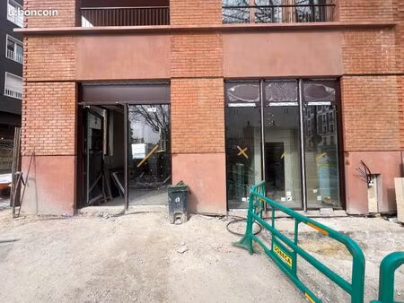 local commercial 58 m²